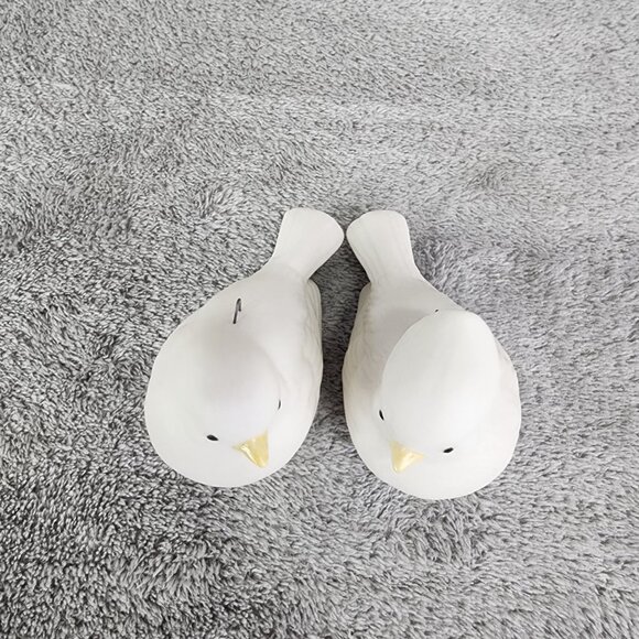 Vintage Ceramic White Bird Figurines Set Of 2 Holiday Christmas Turtle Doves - Picture 3 of 9